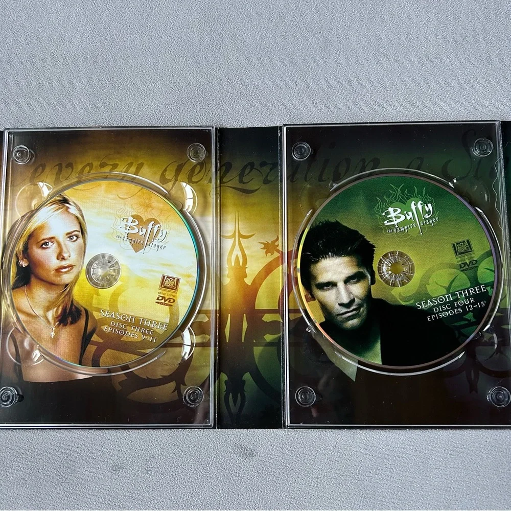 Buffy The Vampire Slayer ~ The Complete Third Season on DVD - Picture 5 of 8